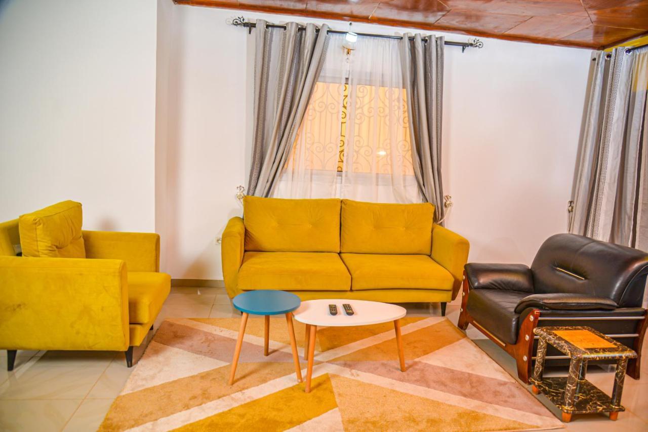 La Concorde: Cozy 2-Bedroom Apartment in Nkomkana Quarter Yaounde Exterior photo