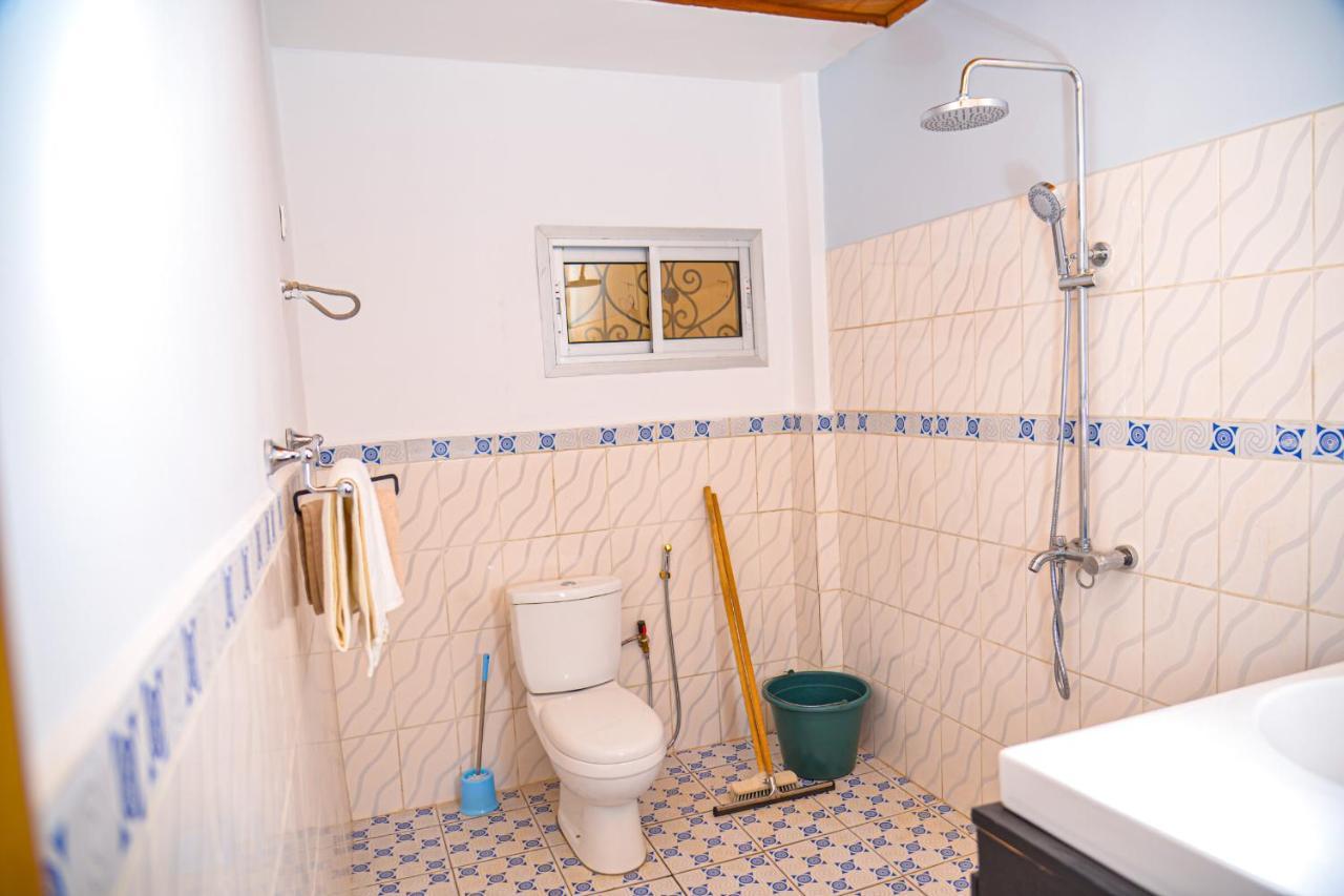 La Concorde: Cozy 2-Bedroom Apartment in Nkomkana Quarter Yaounde Exterior photo